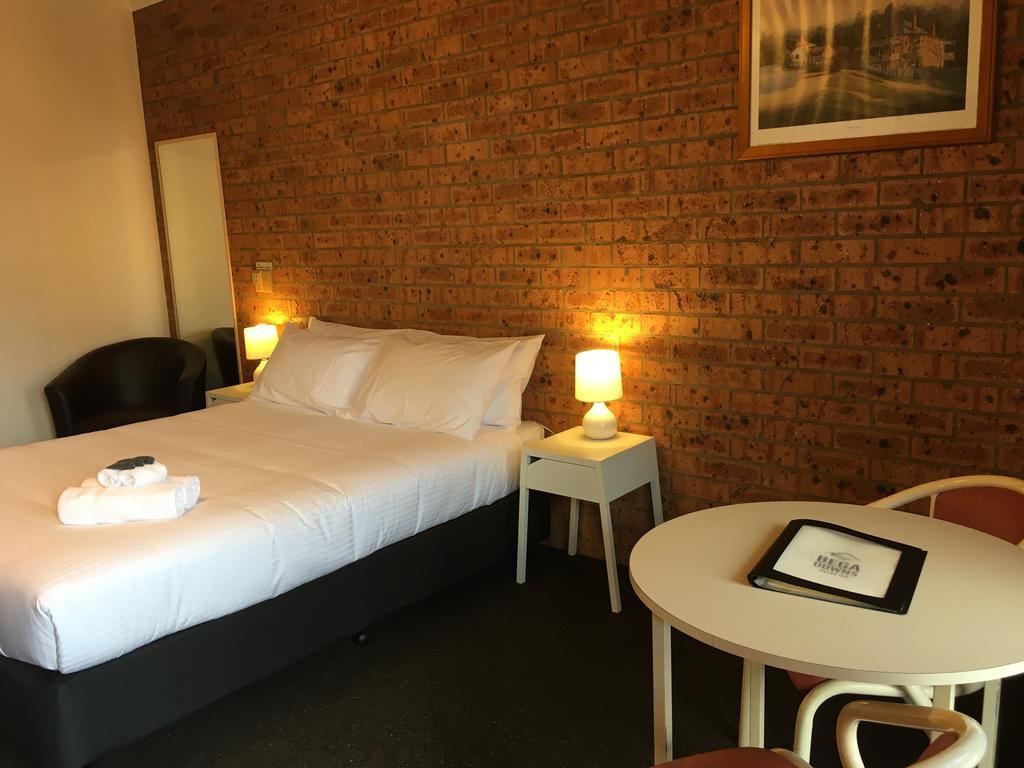 Bega Downs Motor Inn Екстериор снимка