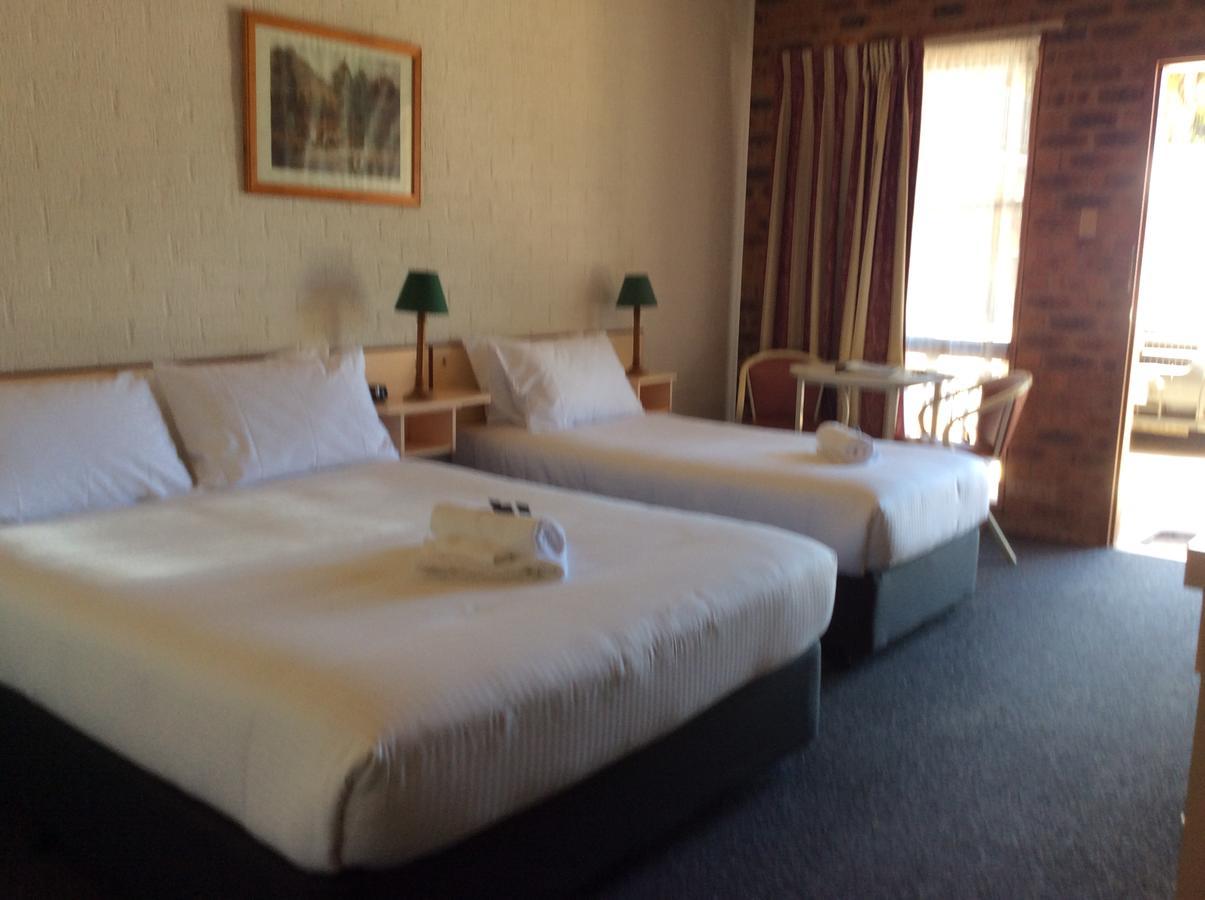 Bega Downs Motor Inn Екстериор снимка