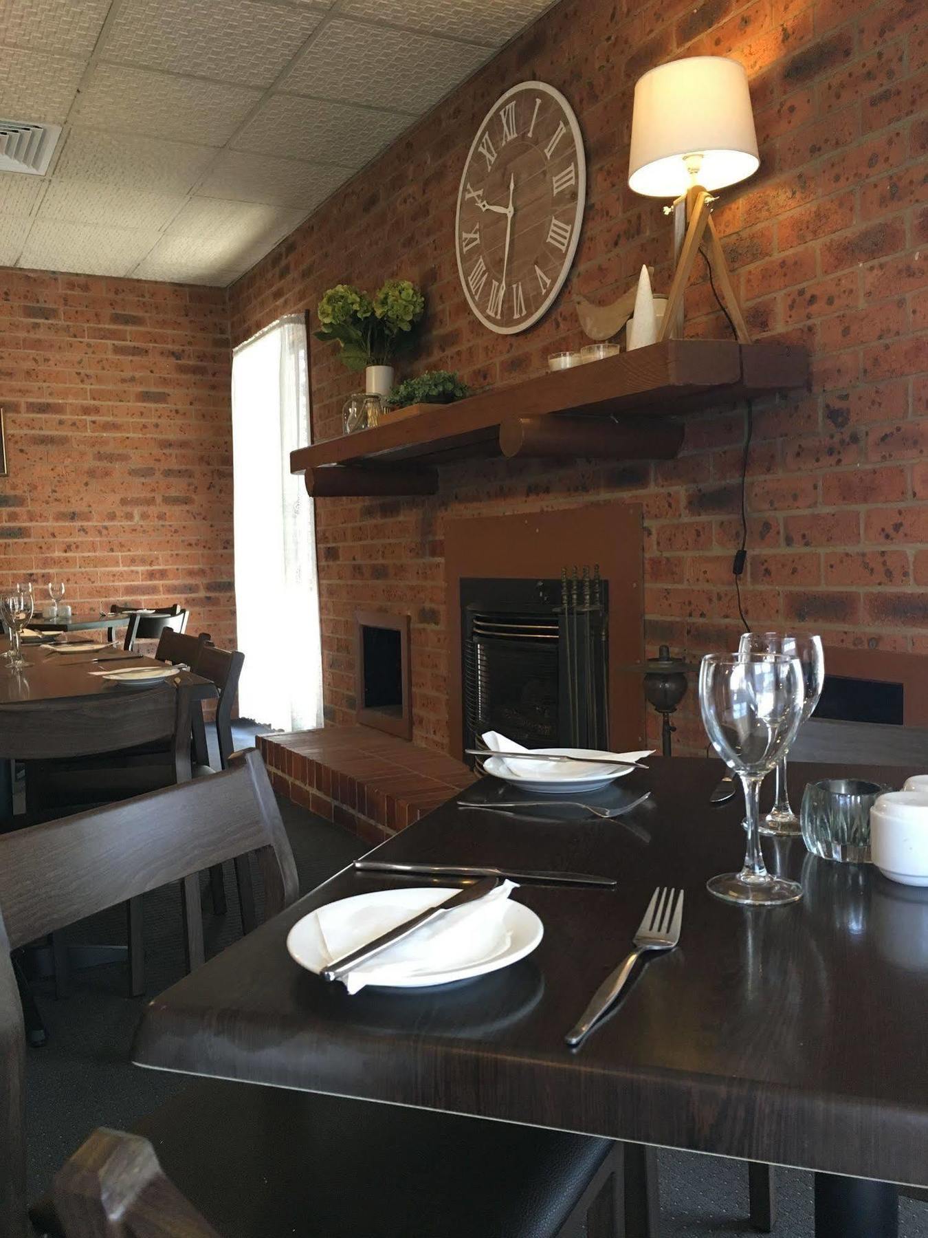Bega Downs Motor Inn Екстериор снимка