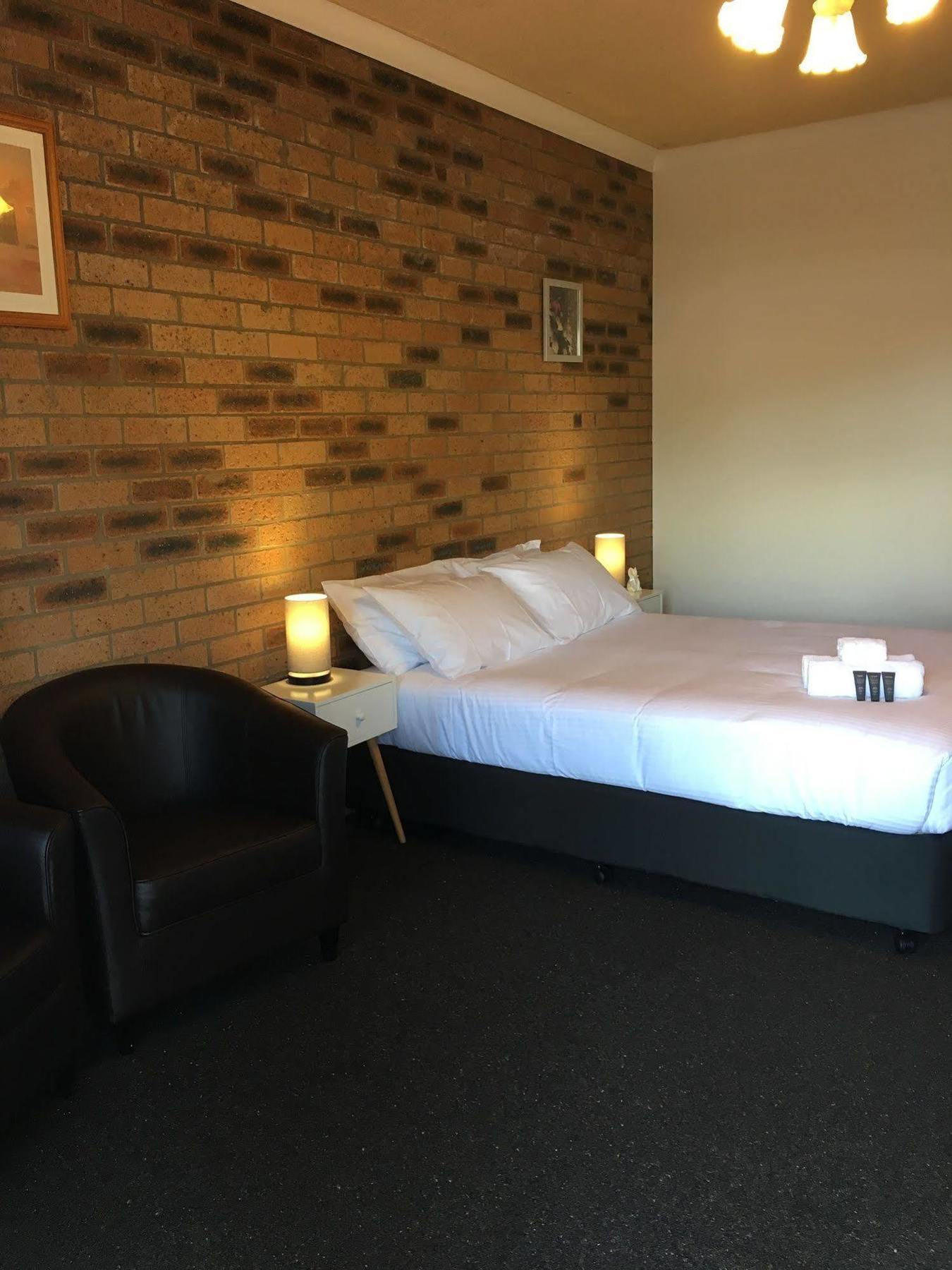 Bega Downs Motor Inn Екстериор снимка