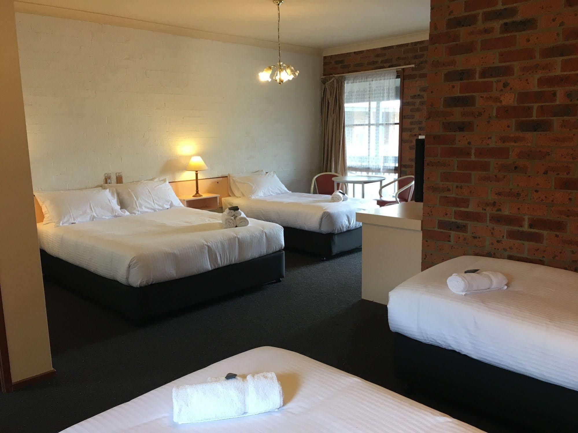Bega Downs Motor Inn Екстериор снимка