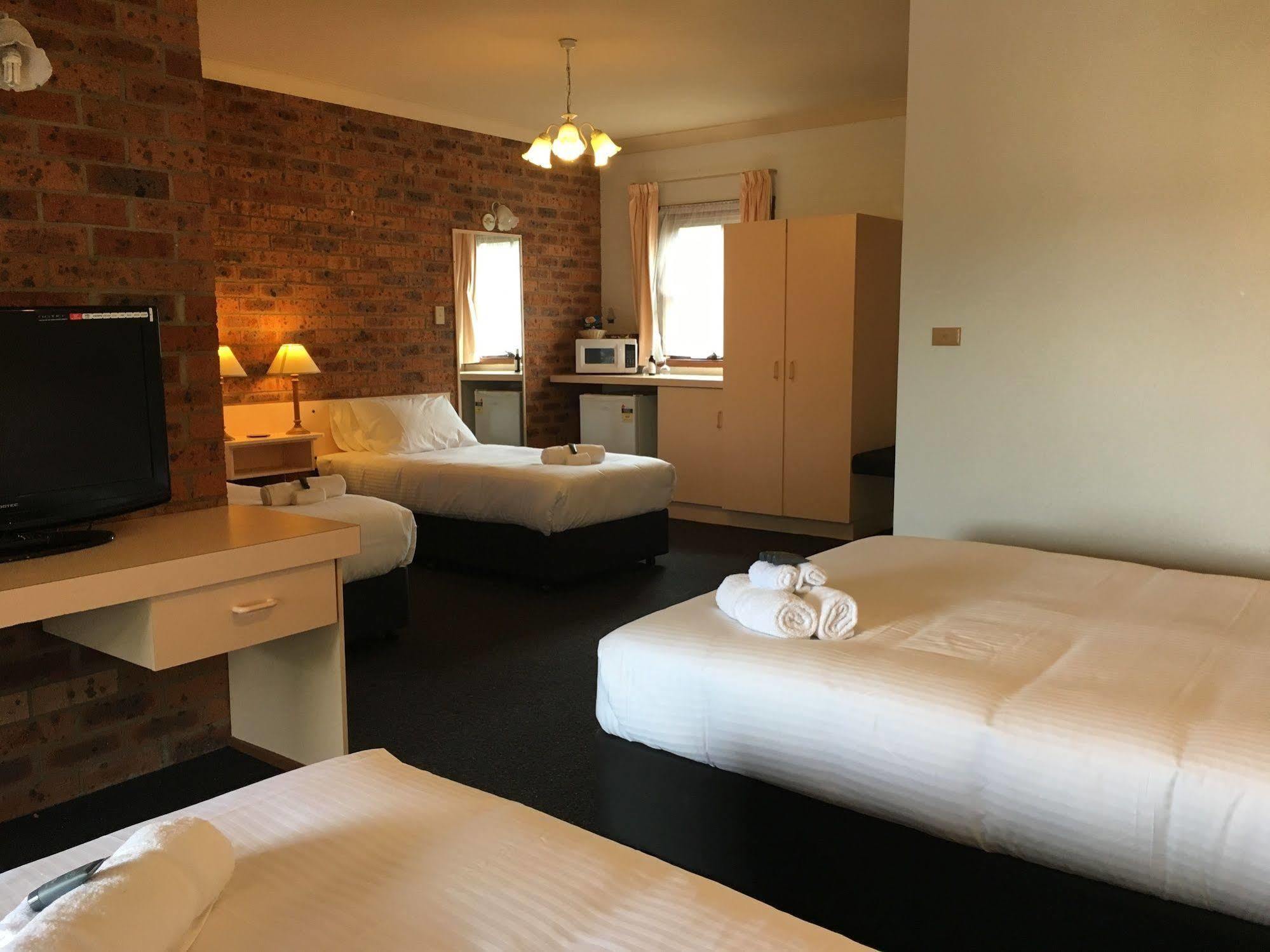 Bega Downs Motor Inn Екстериор снимка