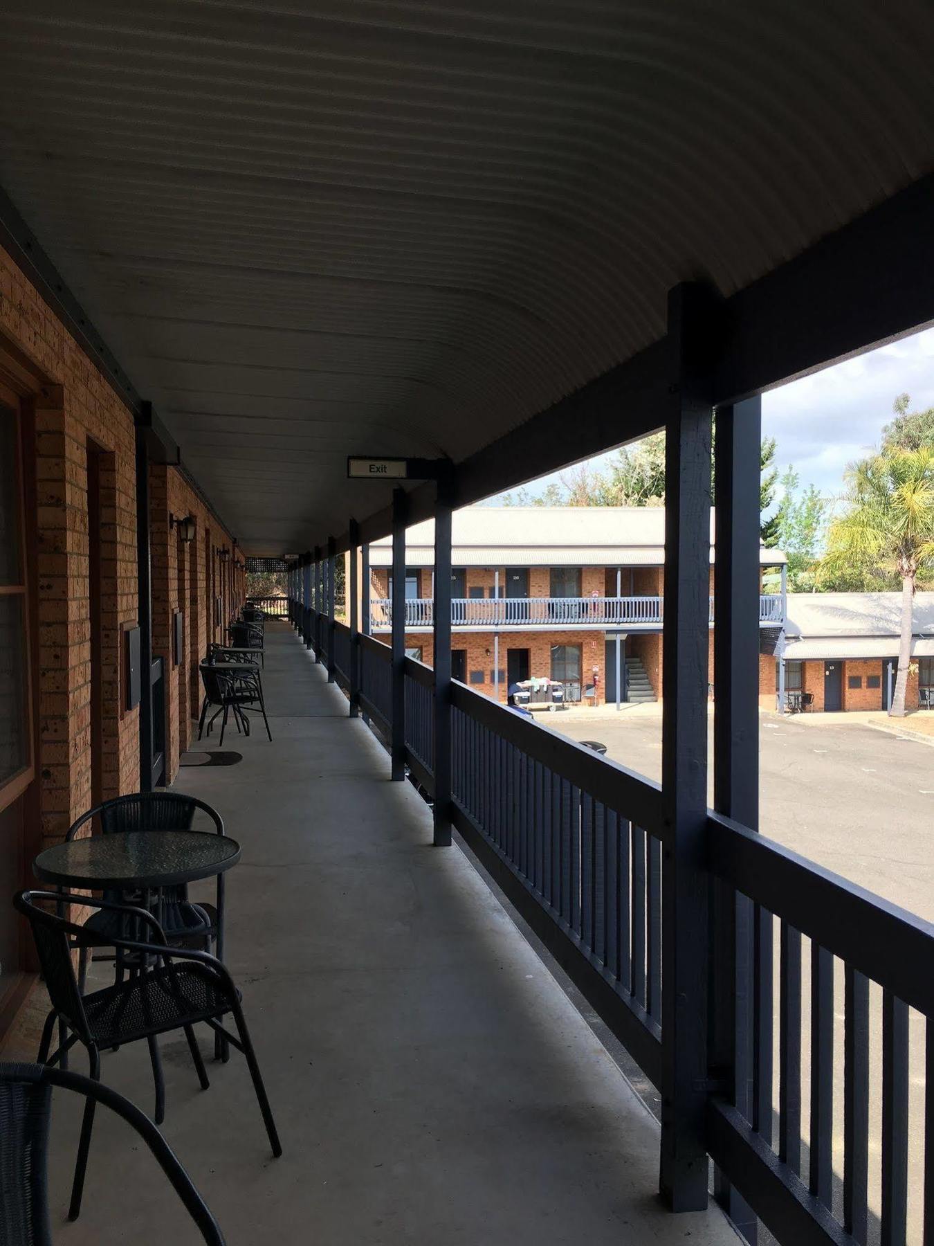 Bega Downs Motor Inn Екстериор снимка